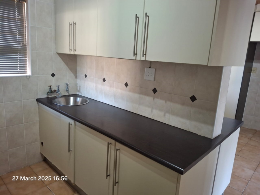To Let 3 Bedroom Property for Rent in Framesby Eastern Cape